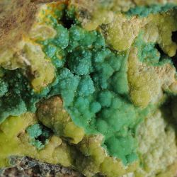 Wavellit, turkus - rzadkie minerały z grupy fosforanów - Hiszpania