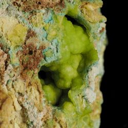 Wavellit, turkus - rzadkie minerały z grupy fosforanów - Hiszpania